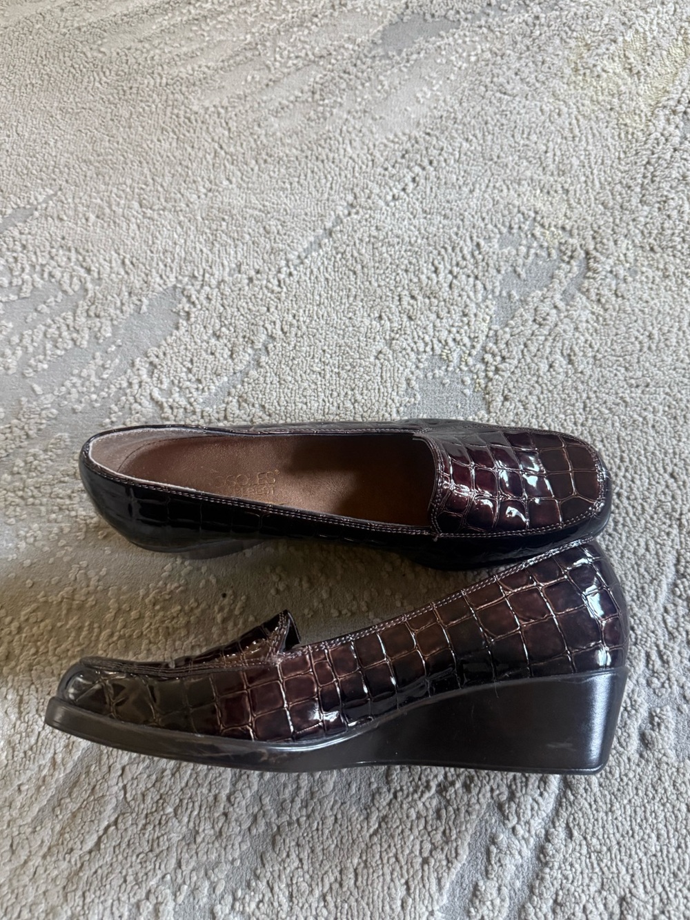 Clarks Wedge Loafers in Brown Croc Embossed shoes slip on size 9